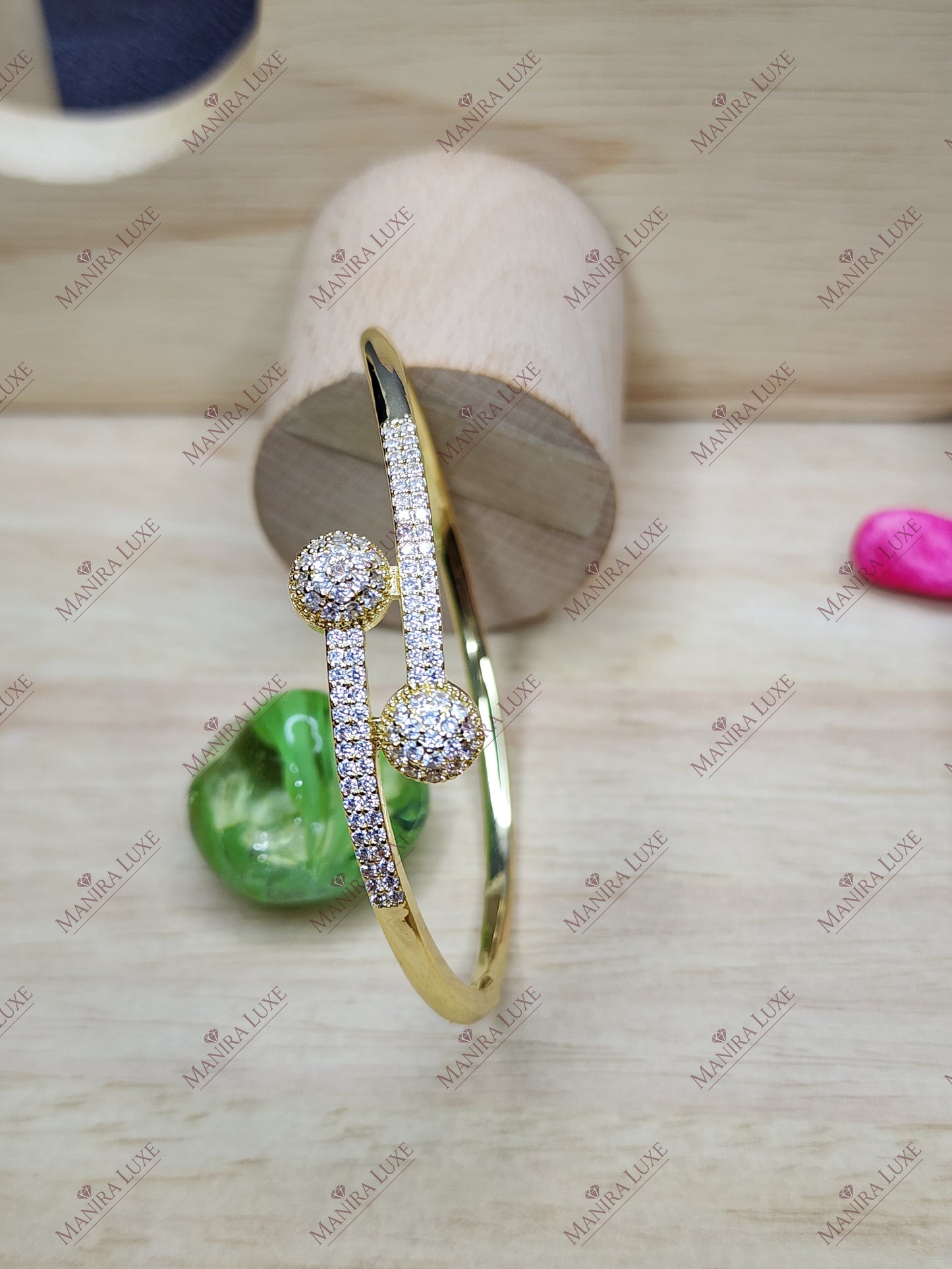 THE ECLIPSE TWIST GOLD BRACELET