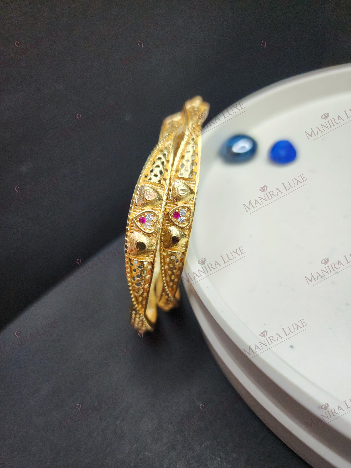 AURA OF AMORE GOLD BANGLES