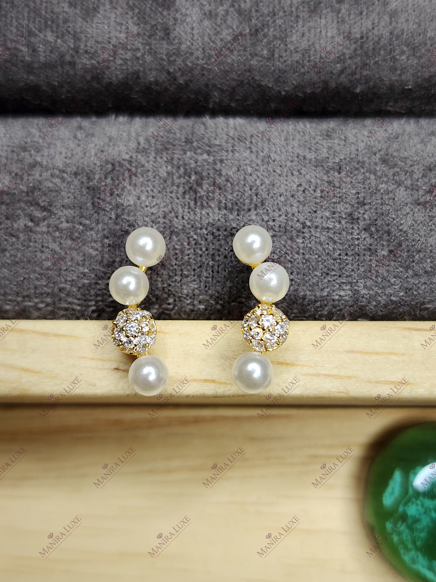 STELLAR VINE GOLD EARRINGS