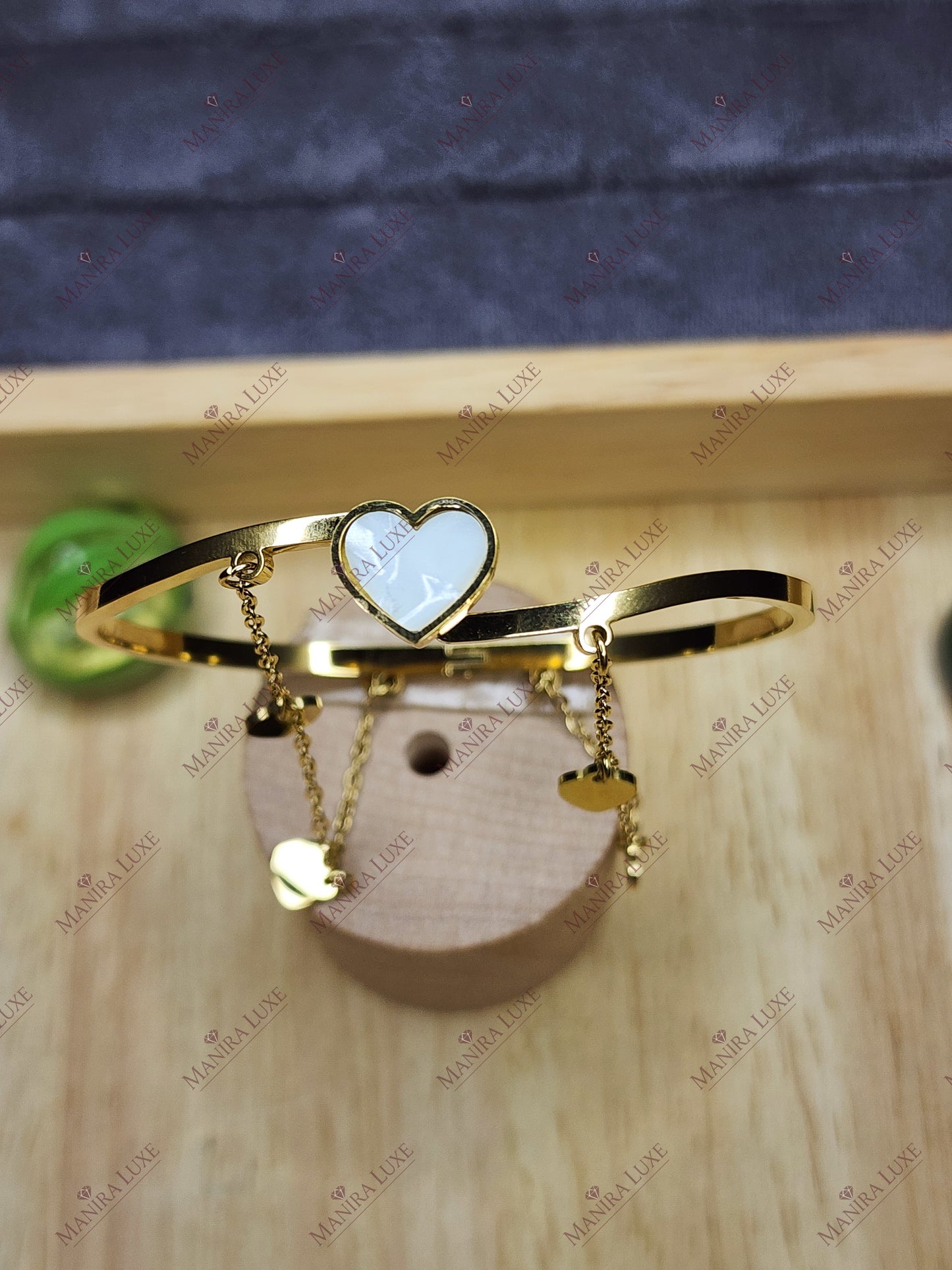 MOTHER OF PEARL ROMANCE BRACELET