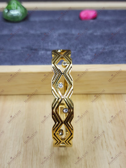 THE CHEVRON LATTICE BRACELET