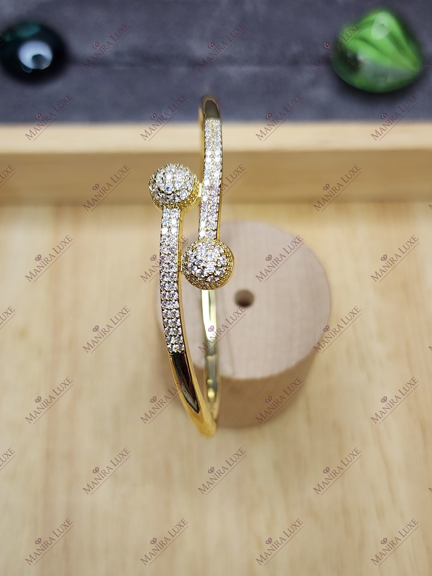 THE ECLIPSE TWIST GOLD BRACELET