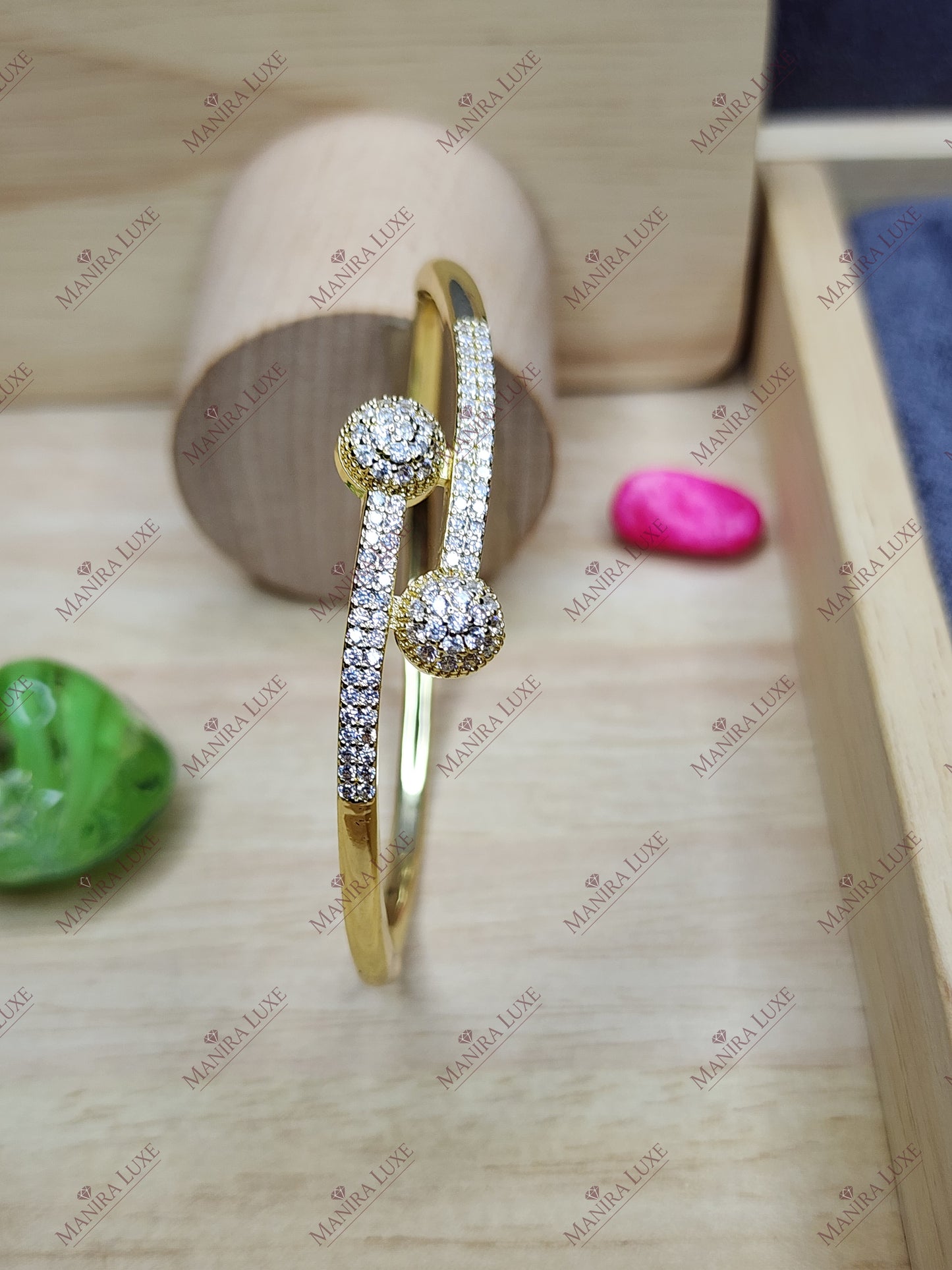 THE ECLIPSE TWIST GOLD BRACELET