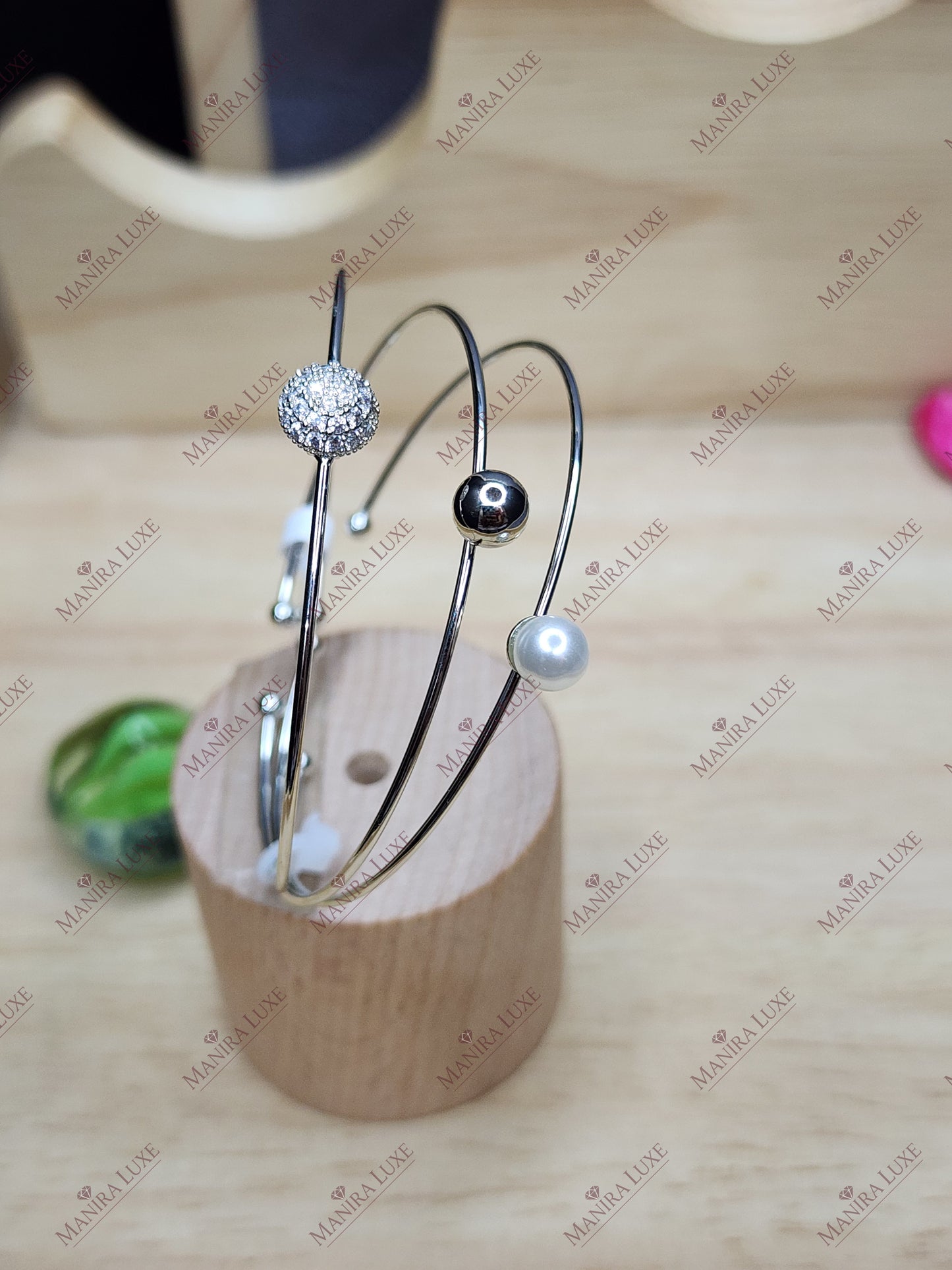 LINEAR HELIX SILVER BRACELET