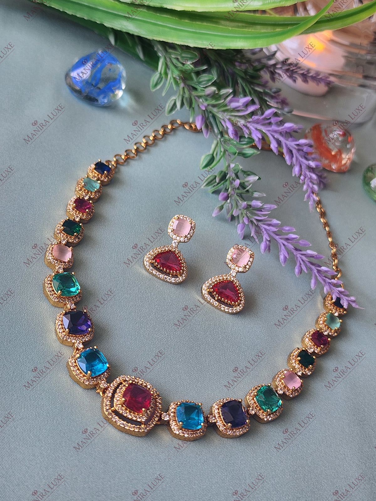 MAYURA SPLENDOR GOLD NECKLACE WITH EARRINGS