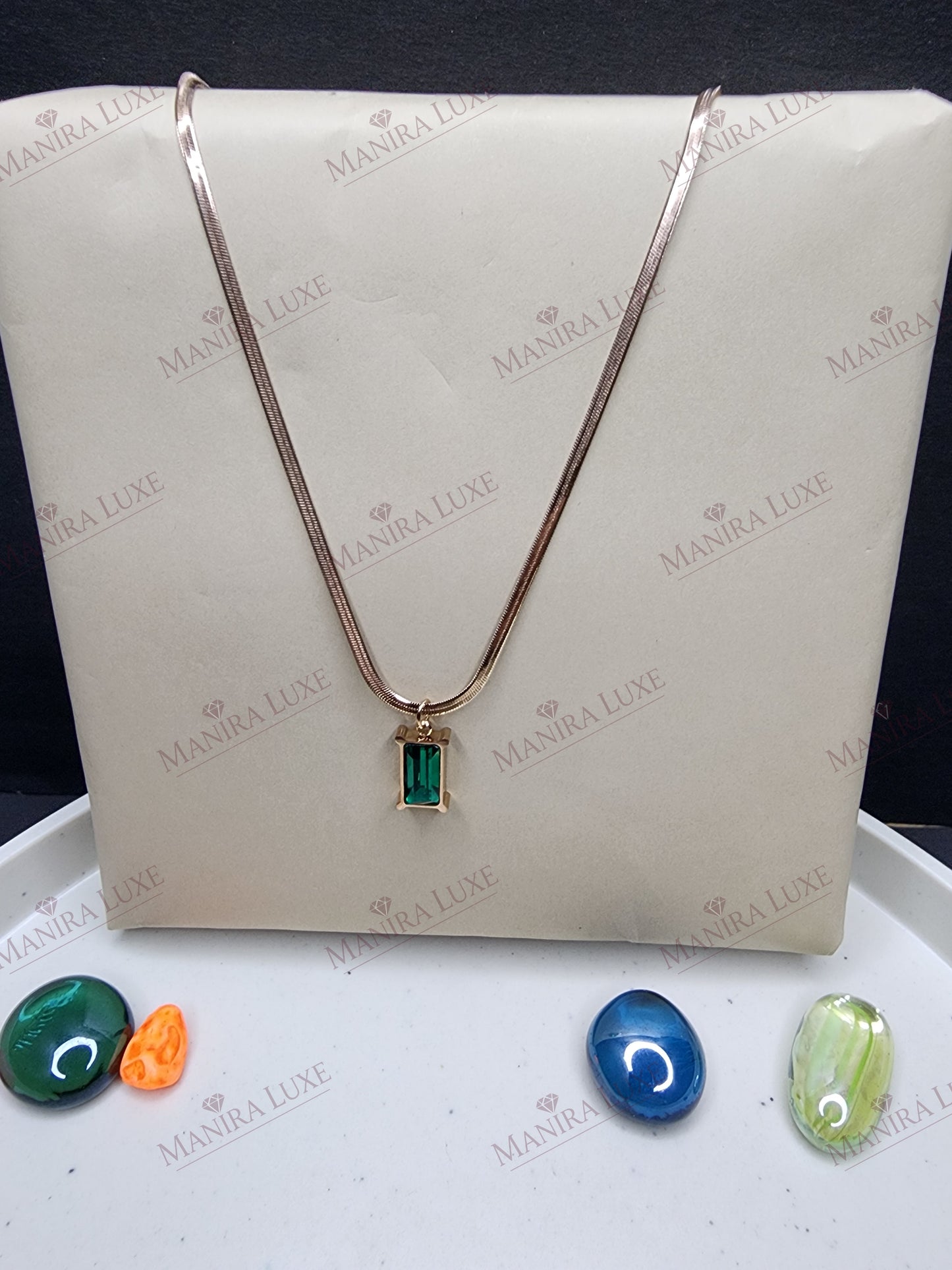 FOREST GLIMMER GOLD NECKLACE