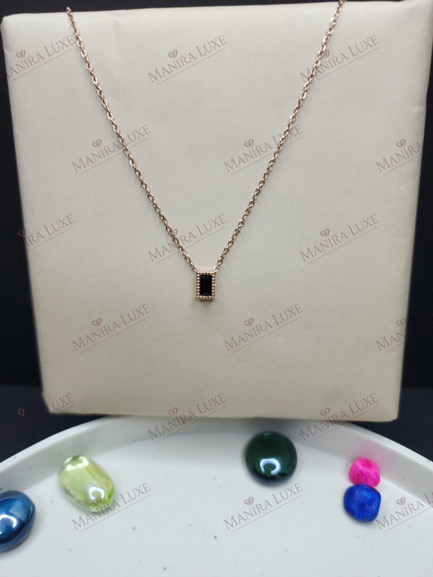 MINIMALIST BAR ROSE GOLD NECKLACE
