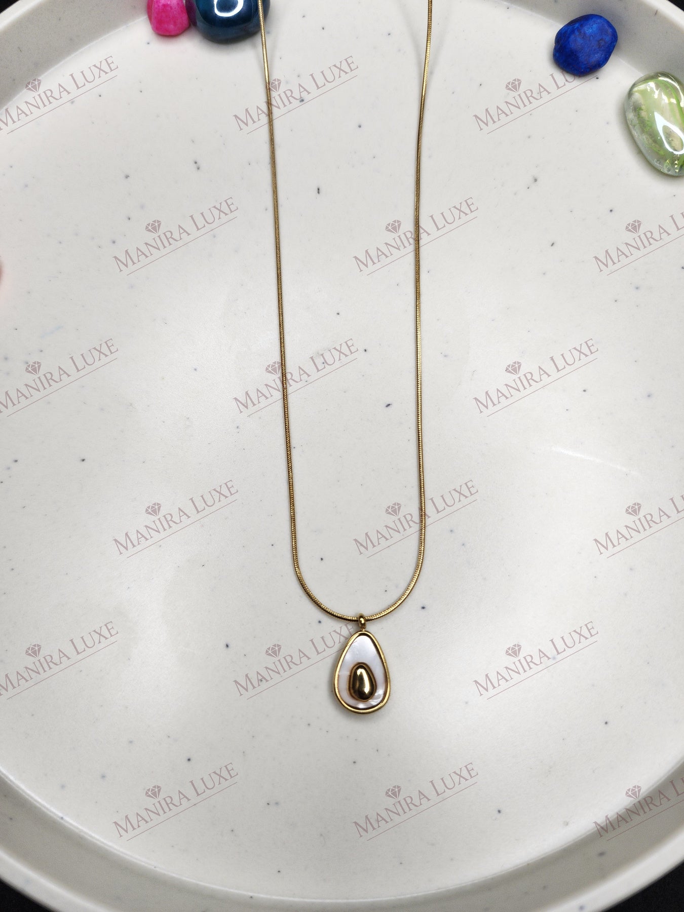 IVORY & AMBER GLOW GOLD NECKLACE