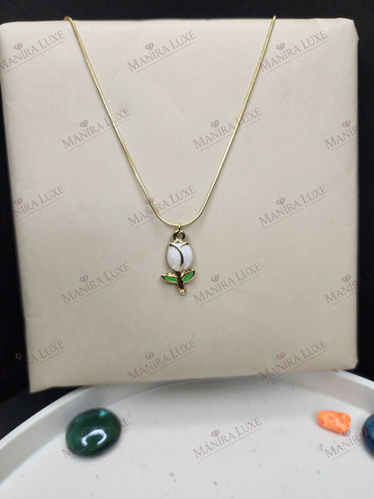 SPRING`S FIRST WHISPER GOLD NECKLACE