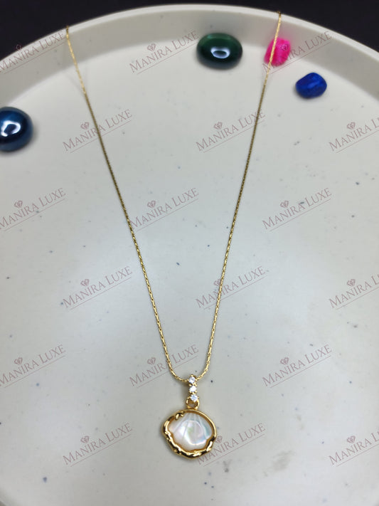 LUMINOUS TIDE GOLD NECKLACE