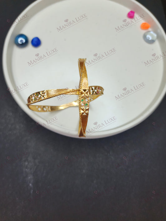 GEOMETRIC PETALS GOLD BANGLES
