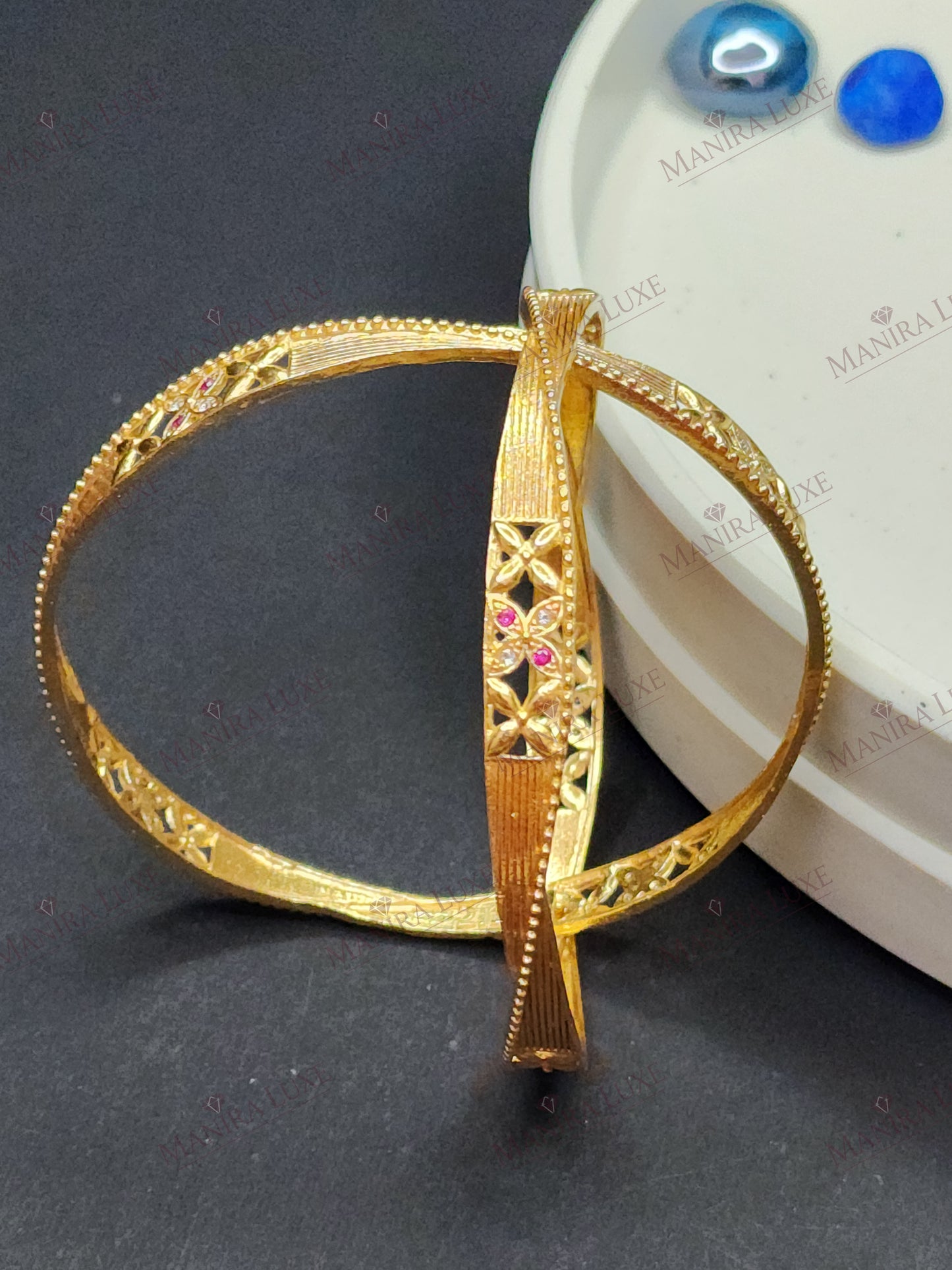 GEOMETRIC PETALS GOLD BANGLES