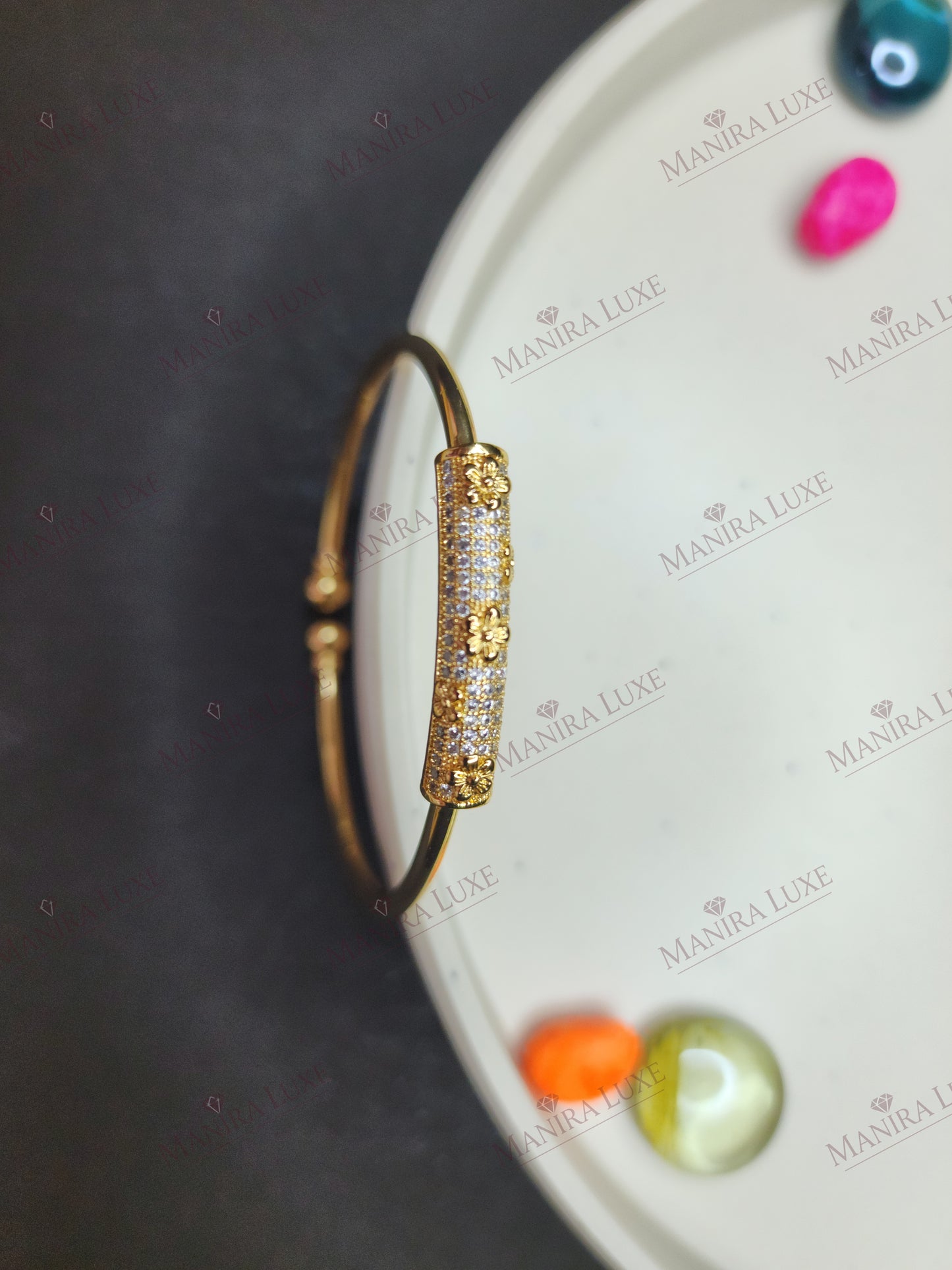 GILDED FLORA BAR GOLD BRACELET