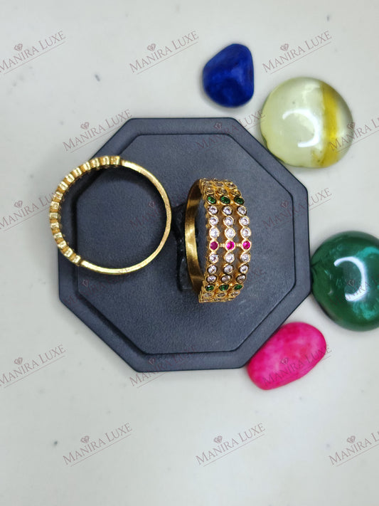 THE TRINITY BAND GOLD RING