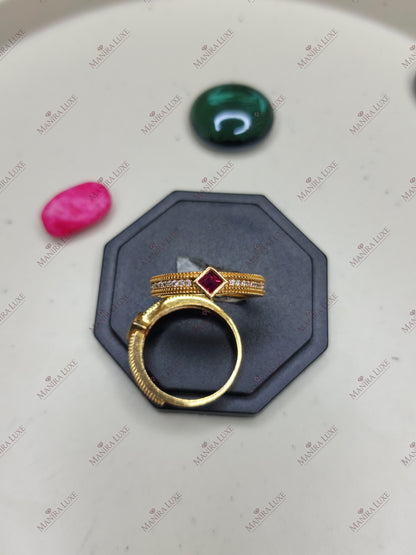 SOVEREIGN SQUARE GOLD RING