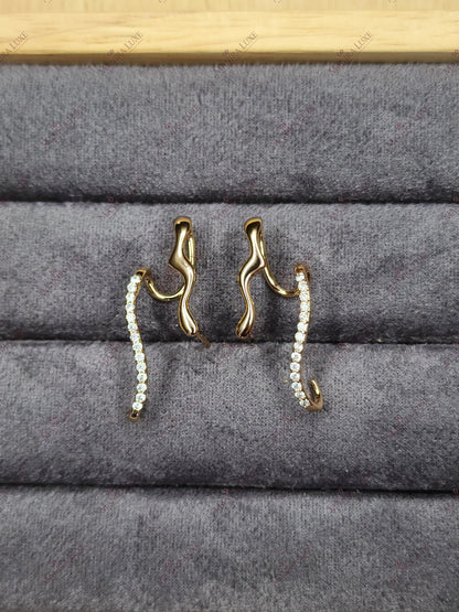 STAR-DUST STREAM GOLD EARRING