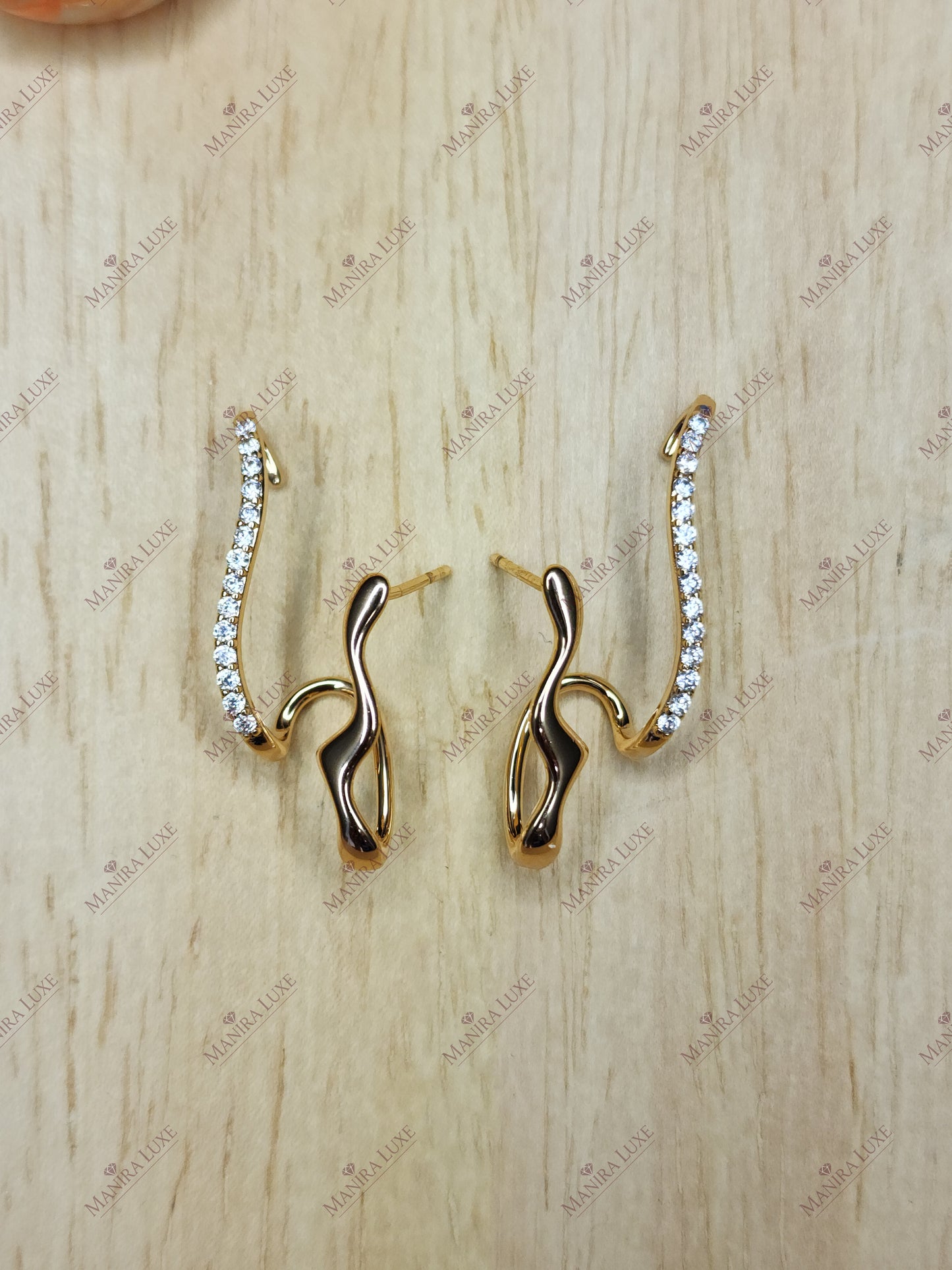 STAR-DUST STREAM GOLD EARRING