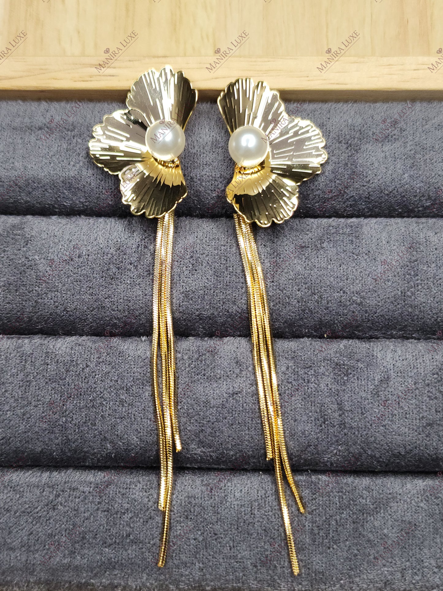 GOLDEN NACRE DROPS GOLD EARRINGS