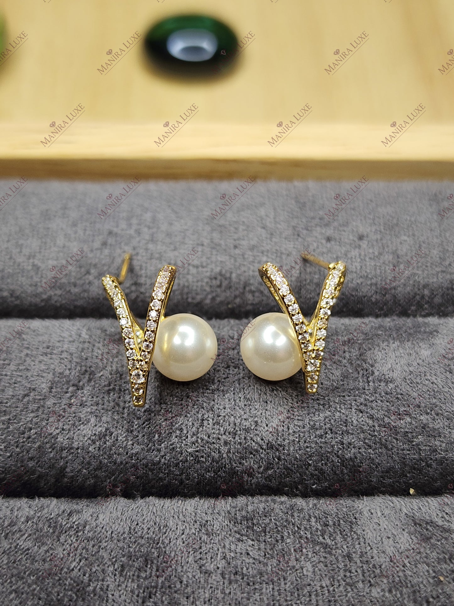 STELLAR NEST STUDS GOLD EARRINGS