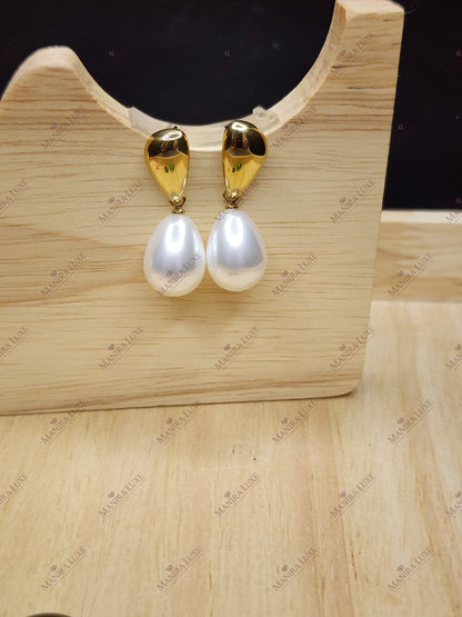 GILDED RAINDROP GOLD EARRINGS