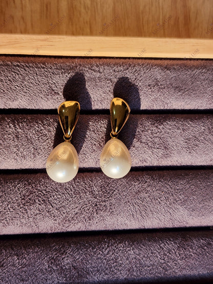 GILDED RAINDROP GOLD EARRINGS