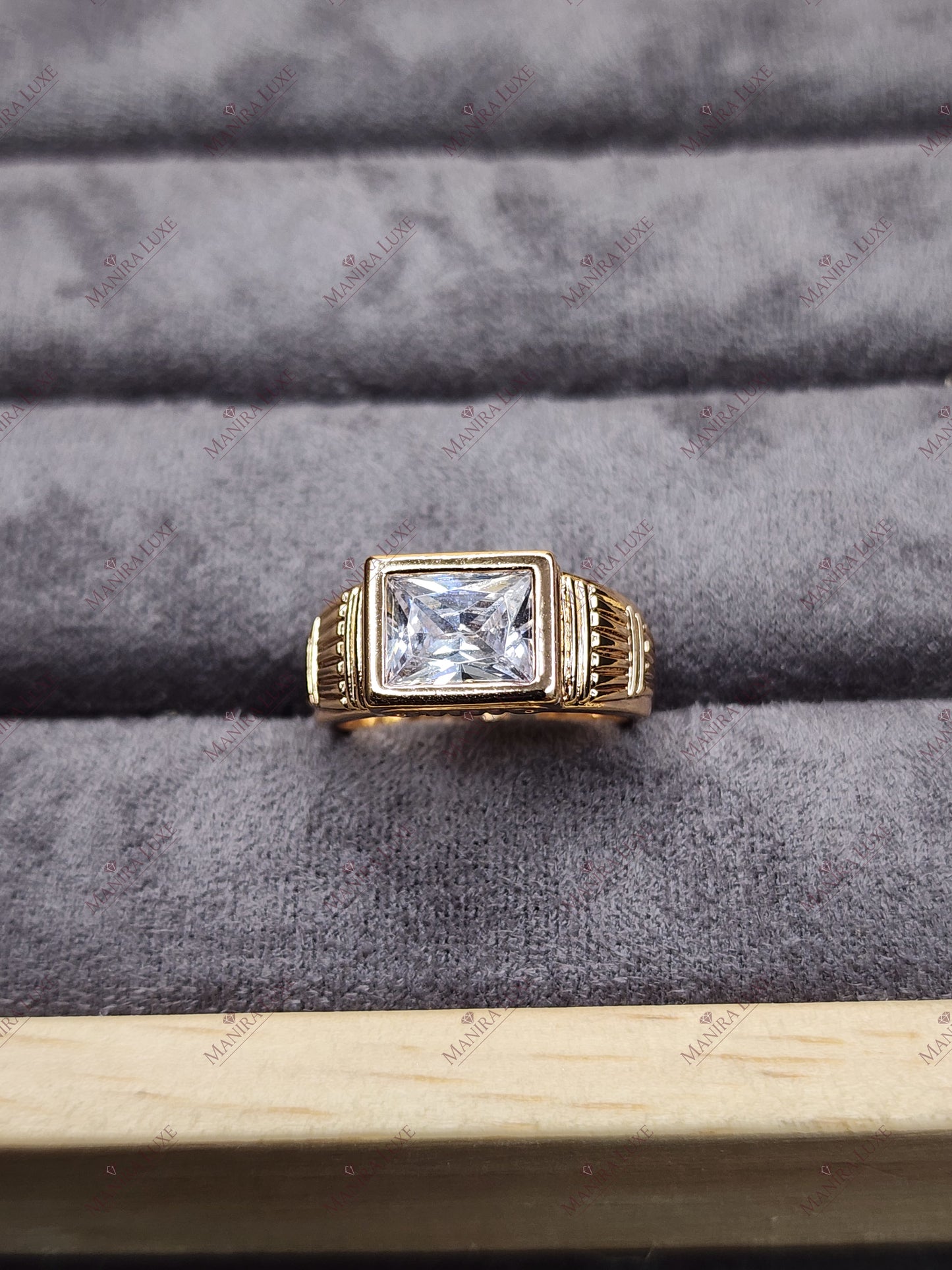 HELIOS RAY GOLD RING