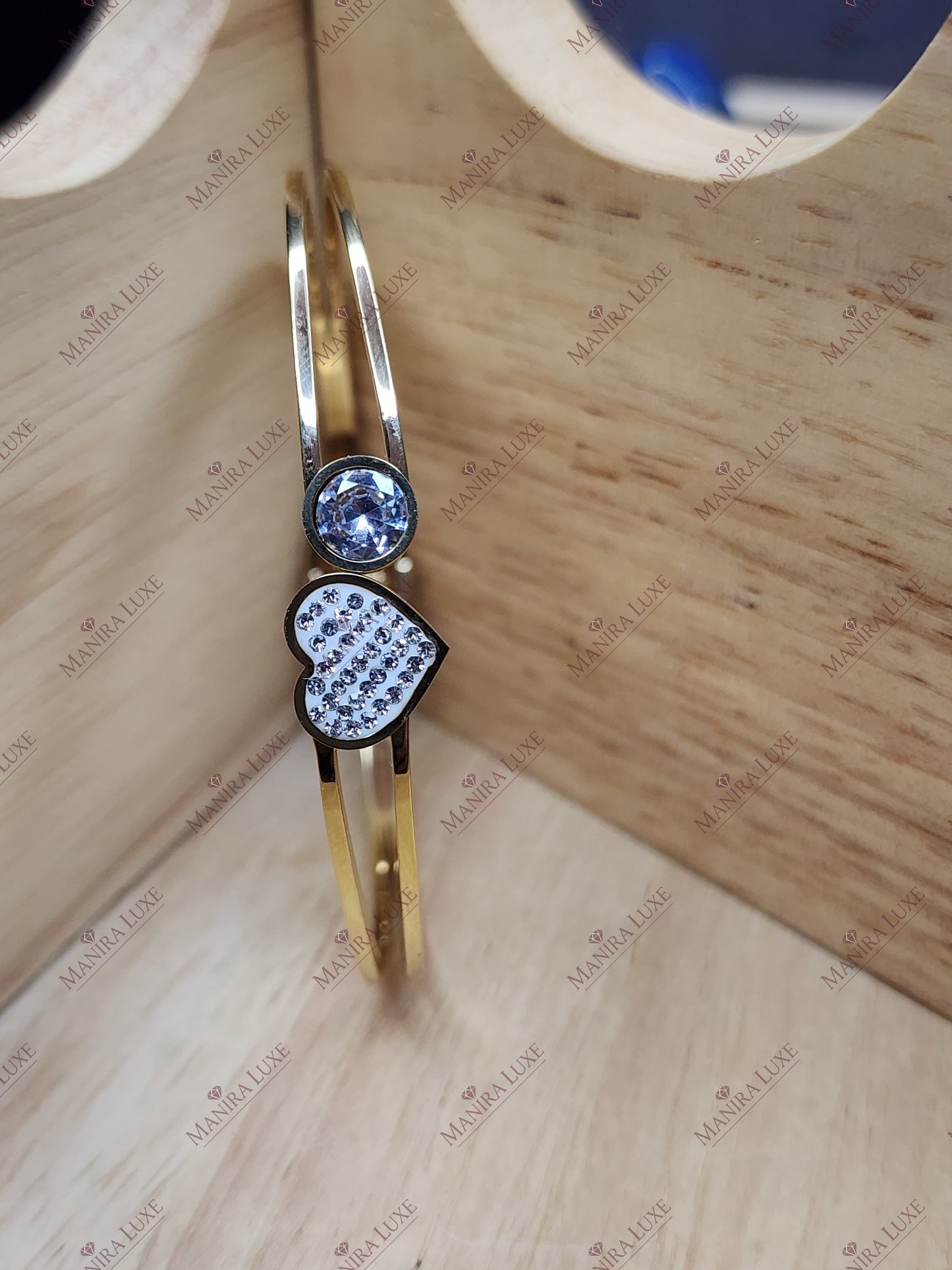 LINEAR LOVE BANGLE GOLD BRACELET