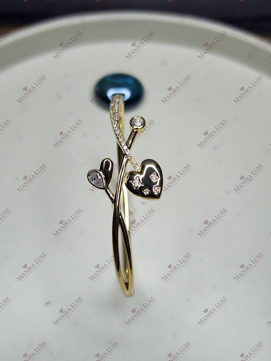 ASTRAEA'S HEART GOLD BRACELET
