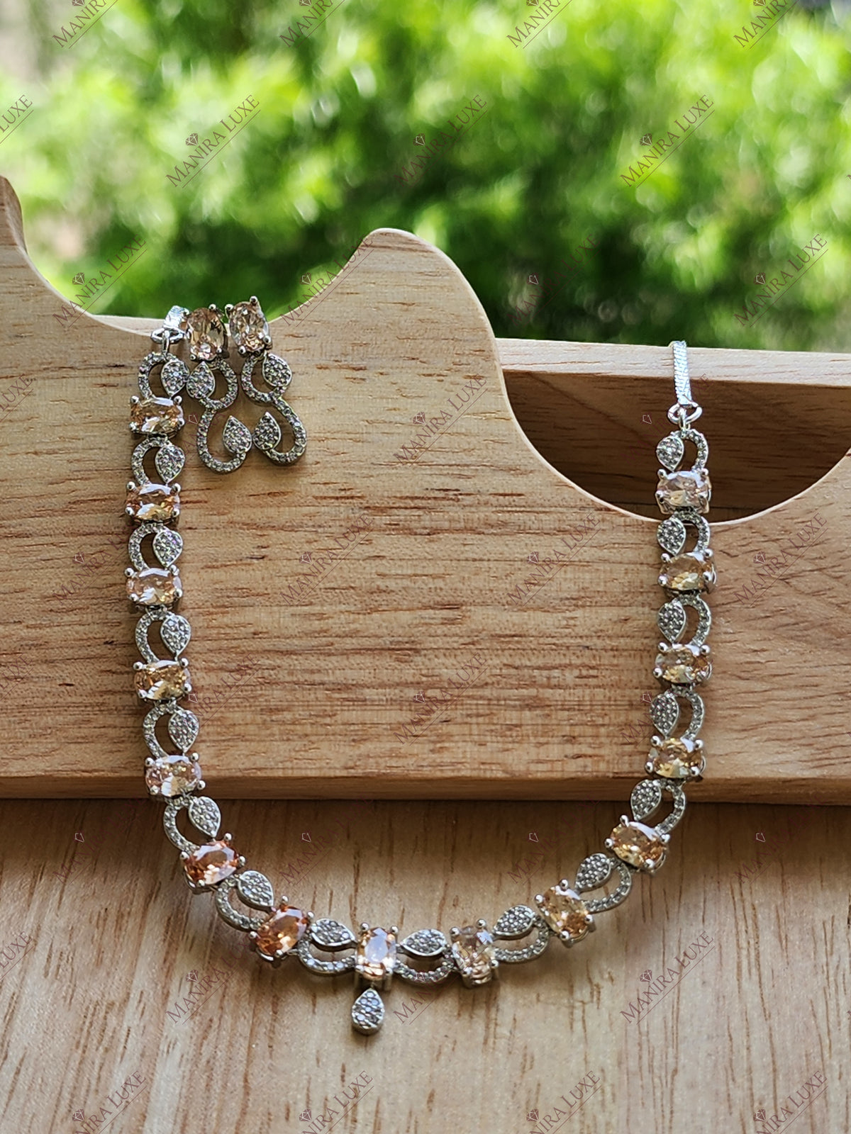 SERPENTINE SHIMMER SILVER NECKLACE WITH EARRINGS