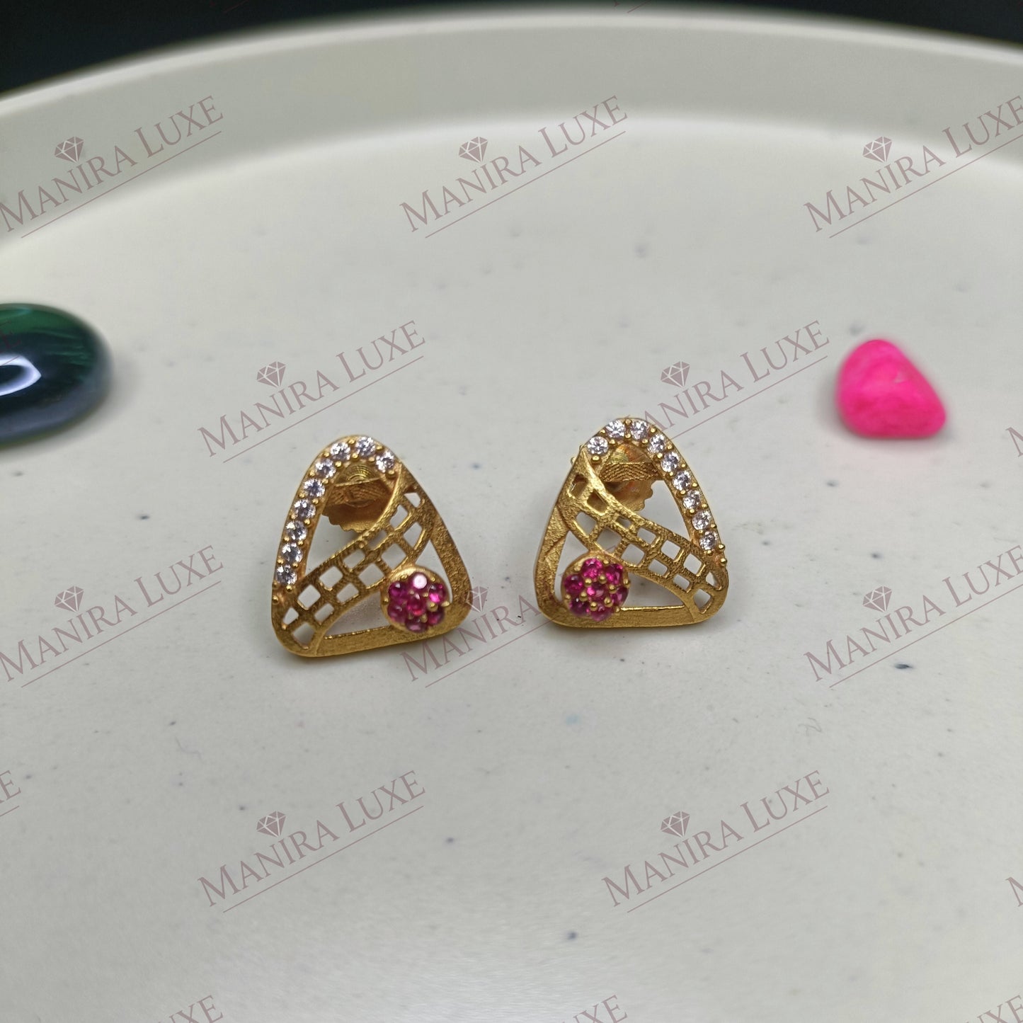 THE AMARA ROSE GOLD PENDANT & EARRING SET