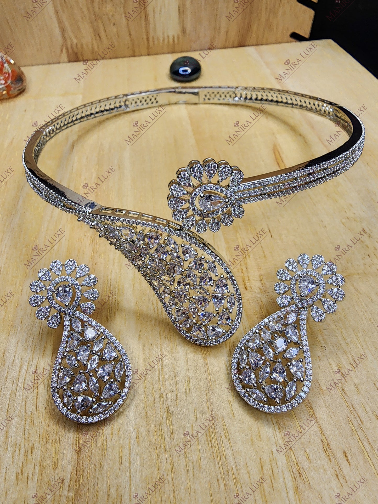 THE GILDED PAISLEY BYPASS GOLD & SILVER NECKLACE WITH EARRINGS