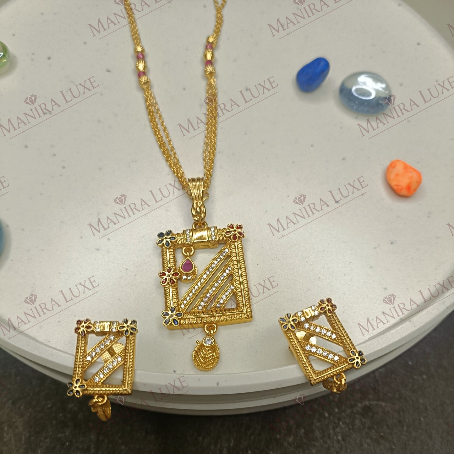 THE VARGA BRASS GOLD NECKLACE & EARRING SET