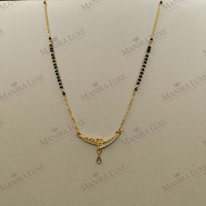 THE CRESCENT CURVE GOLD SHORT MANGALSUTRA