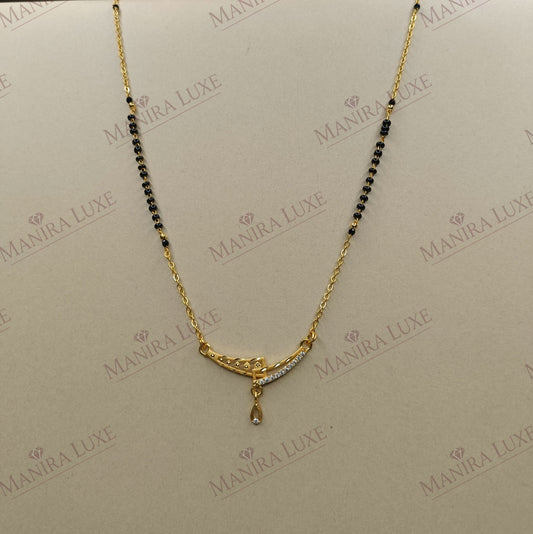 THE CRESCENT CURVE GOLD SHORT MANGALSUTRA