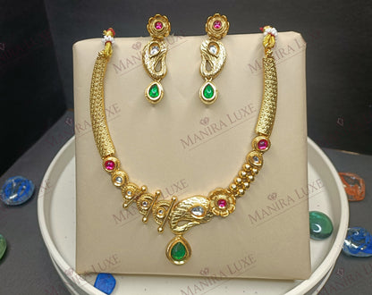 FESTIVE FLAIR GOLD CHOKER STYLE NECKLACE & EARRING SET
