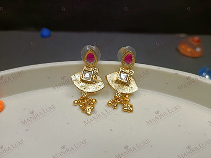 THE HAVELI GOLD CHOKER STYLE NECKLACE & EARRING SET