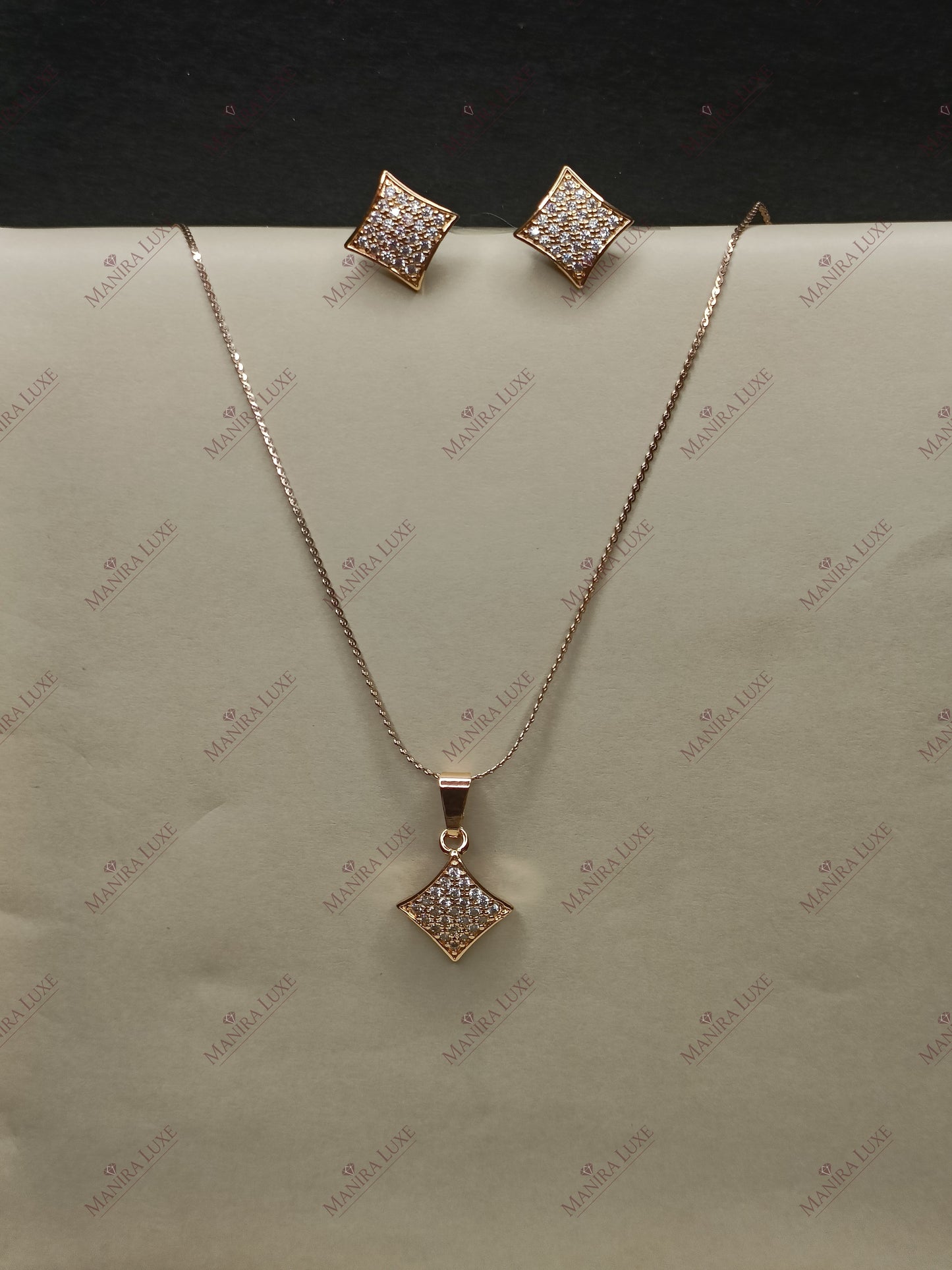 ROSE QUARTZ RADIANCE ROSE GOLD NECKLACE WITH EARRINGS