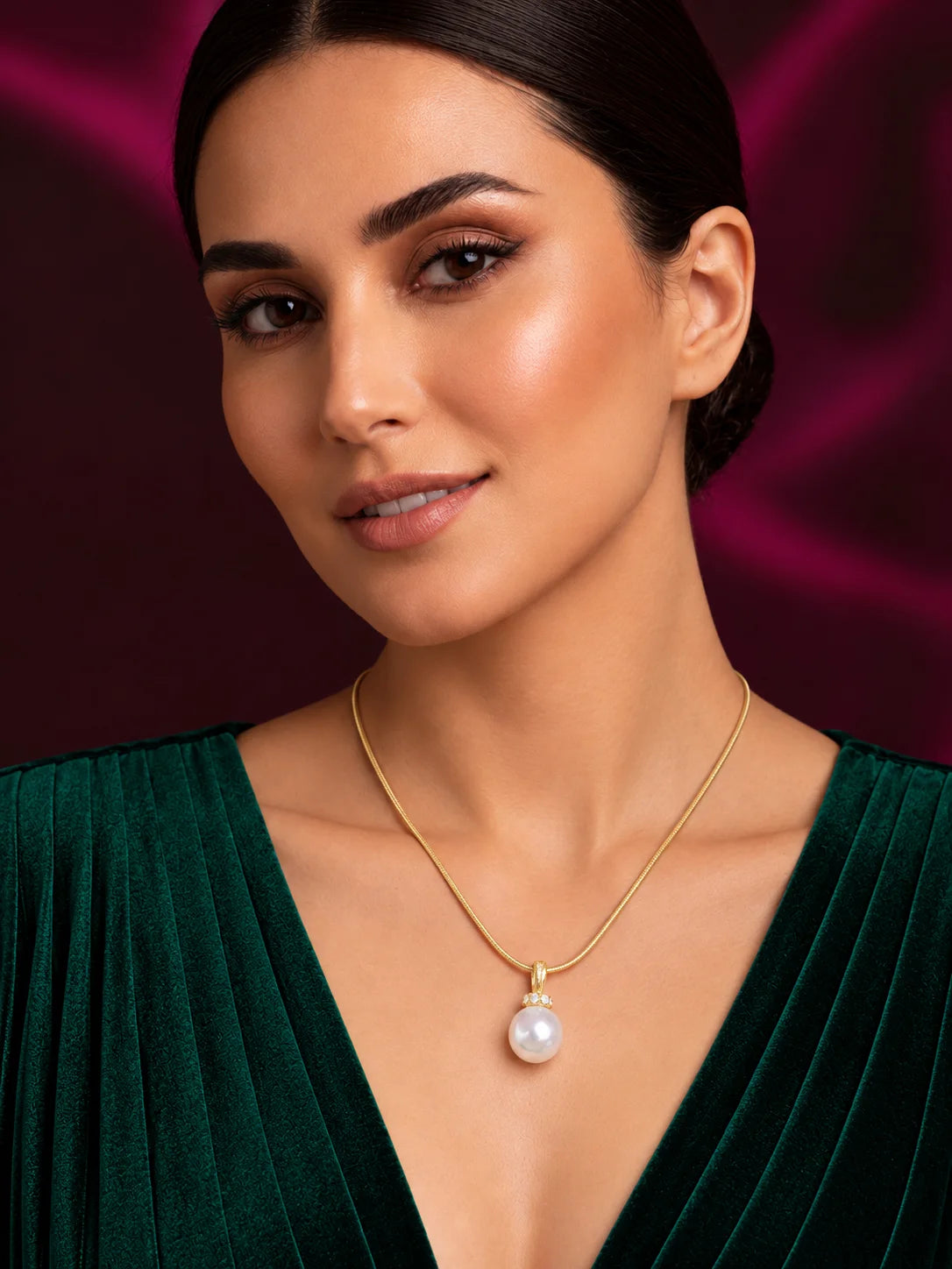 Lustrous Pearl Drop Gold Necklace