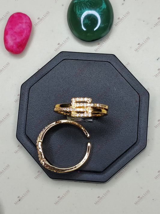THE GILDED GRIDLOCK GOLD RING