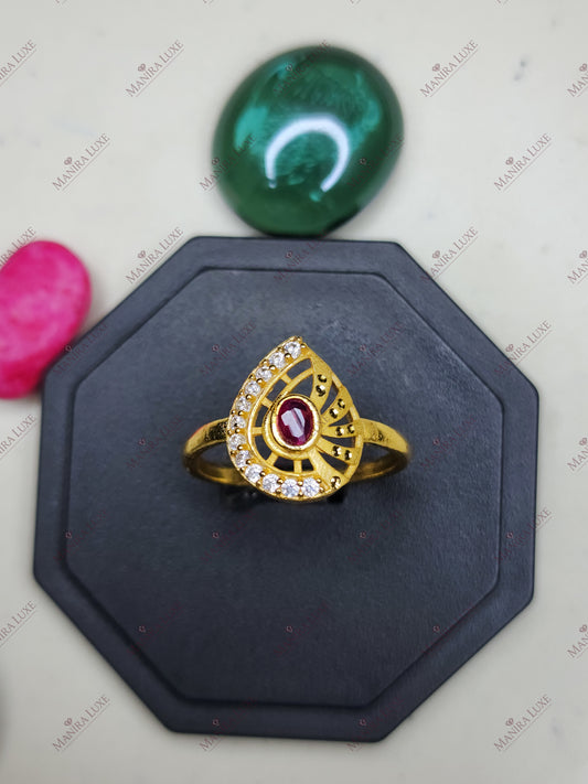 SCARLET BLOOM GOLD RING